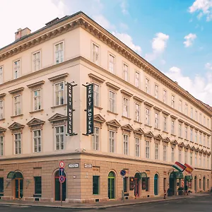 **** Otel Zenit Palace Macaristan